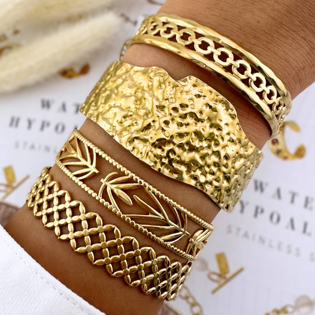Pulseira "Folhas", Aço Banhado a Ouro 18K