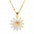 Colar "Flor", Aço banhado a ouro 18K