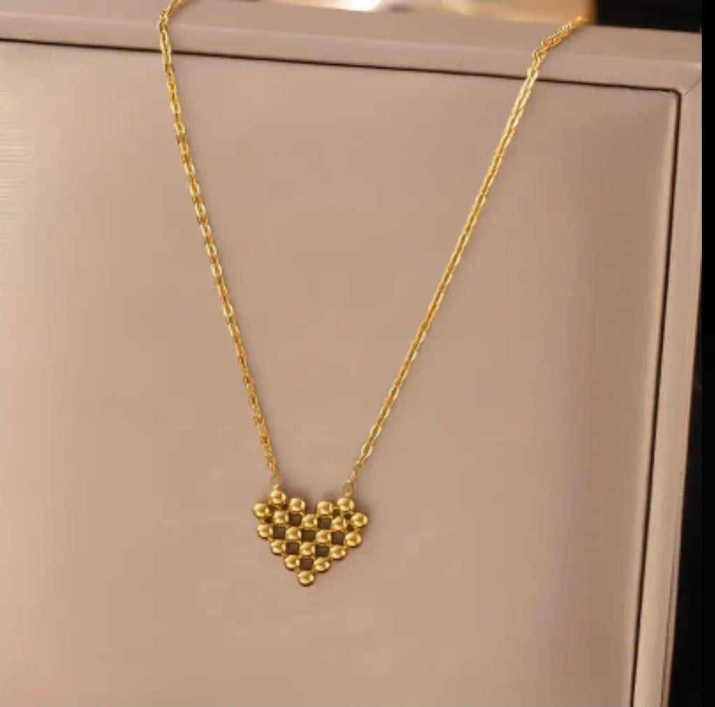 Colar coração banhado a ouro 18k