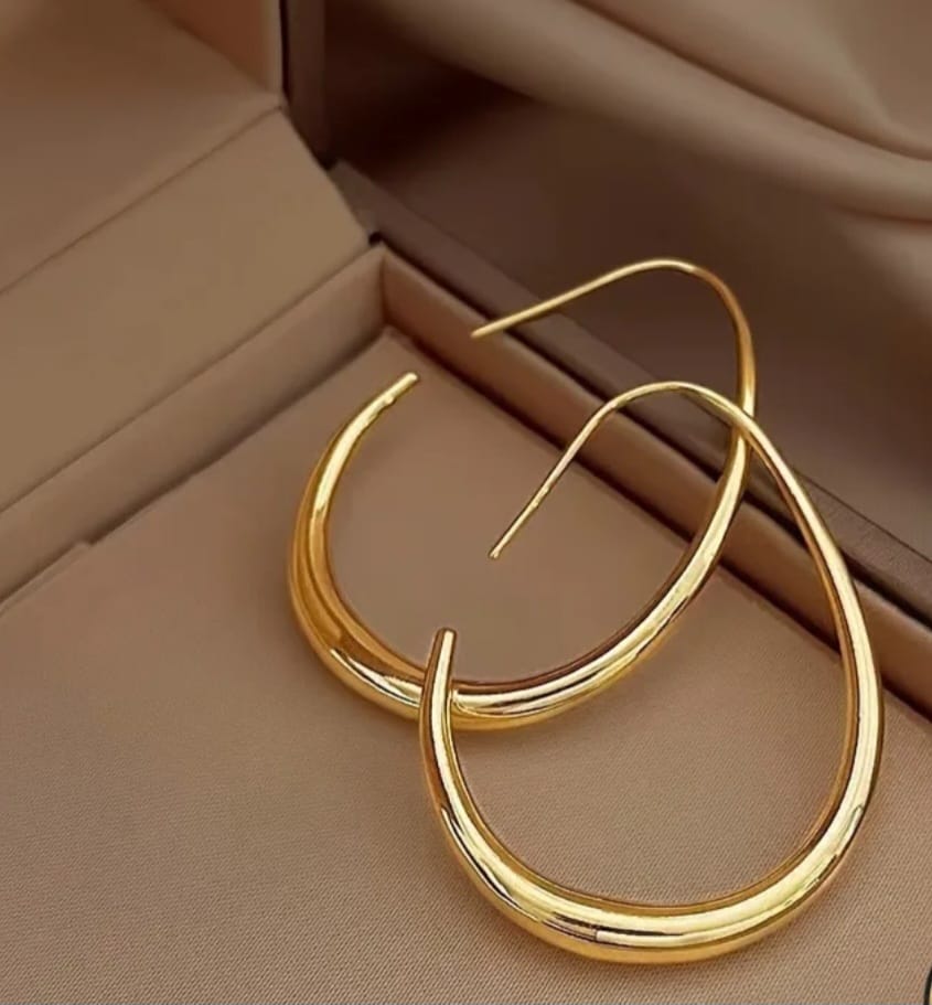 Argola gota aço inoxidavel banhado a ouro 18k