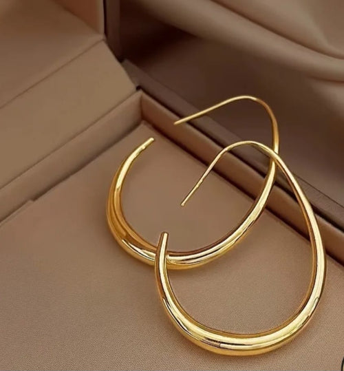 Argola gota aço inoxidavel banhado a ouro 18k