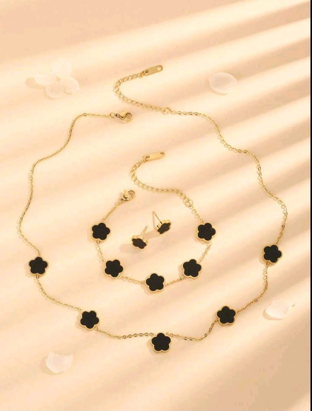 Conjunto Trevo Aço Inoxidavel banhado a ouro 18k