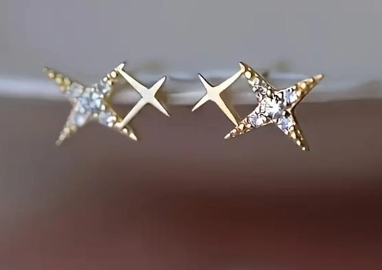 Brinco Estrela dupla com zirconia