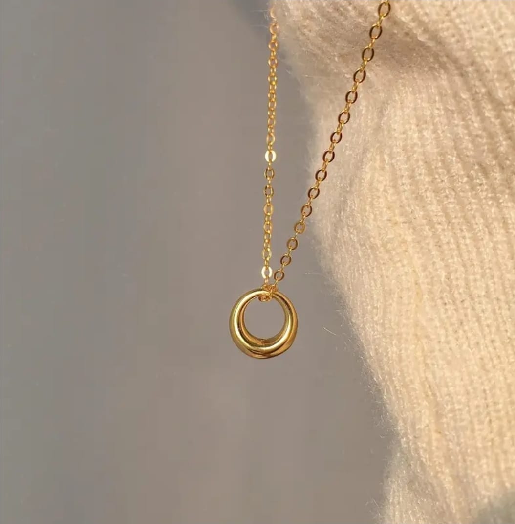 Colar circulo Bnahado a ouro 18k