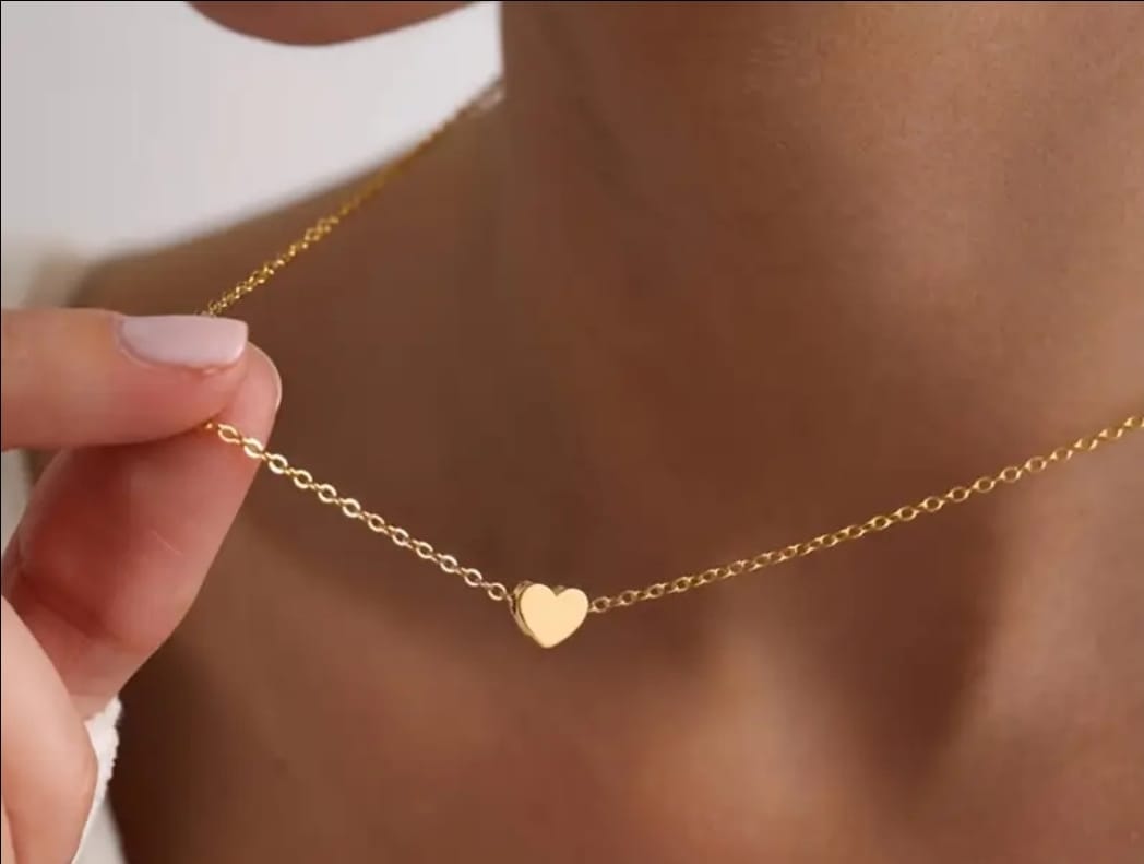 Colar coração P banhado a ouro 14k