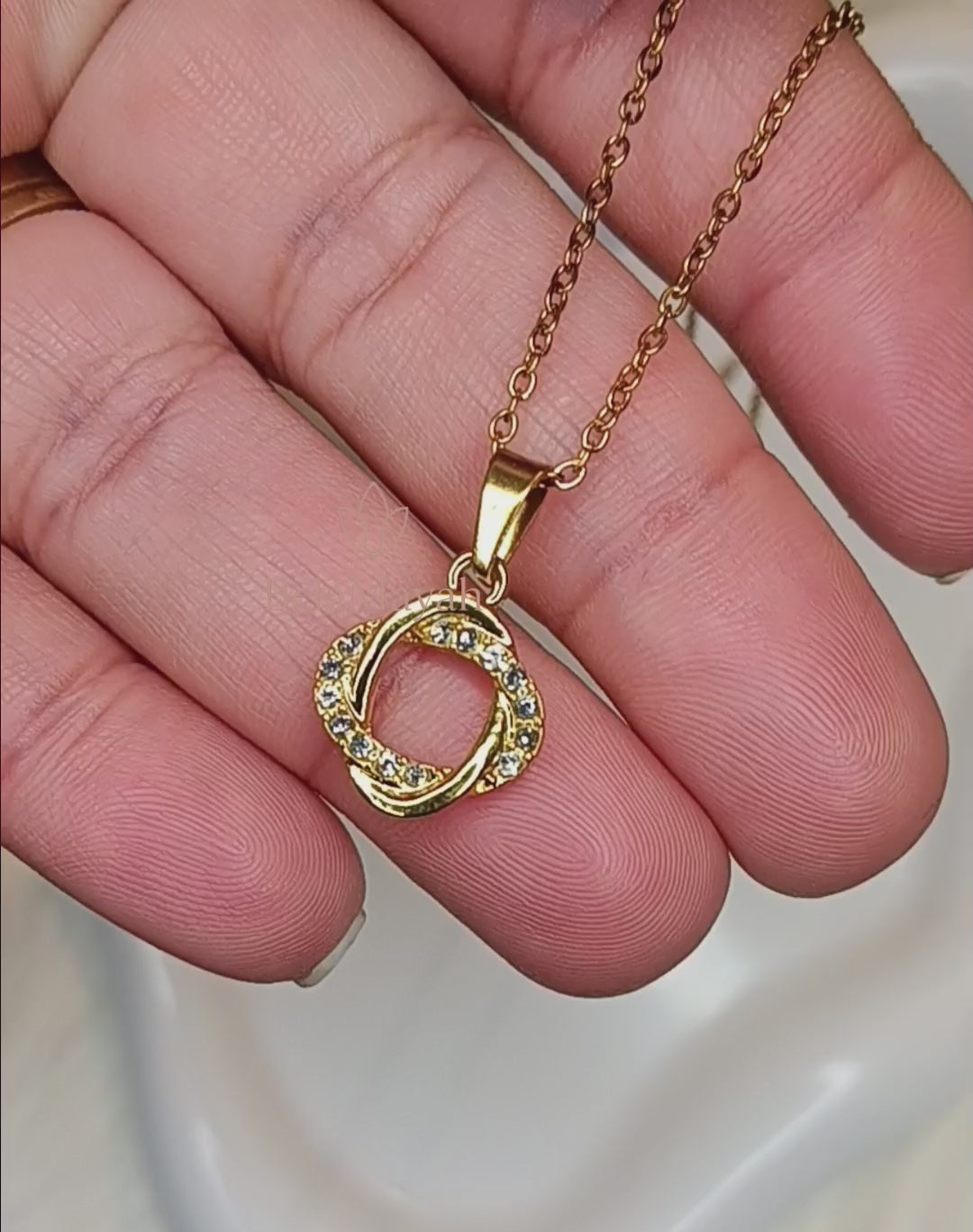 Colar círculo com zircónia