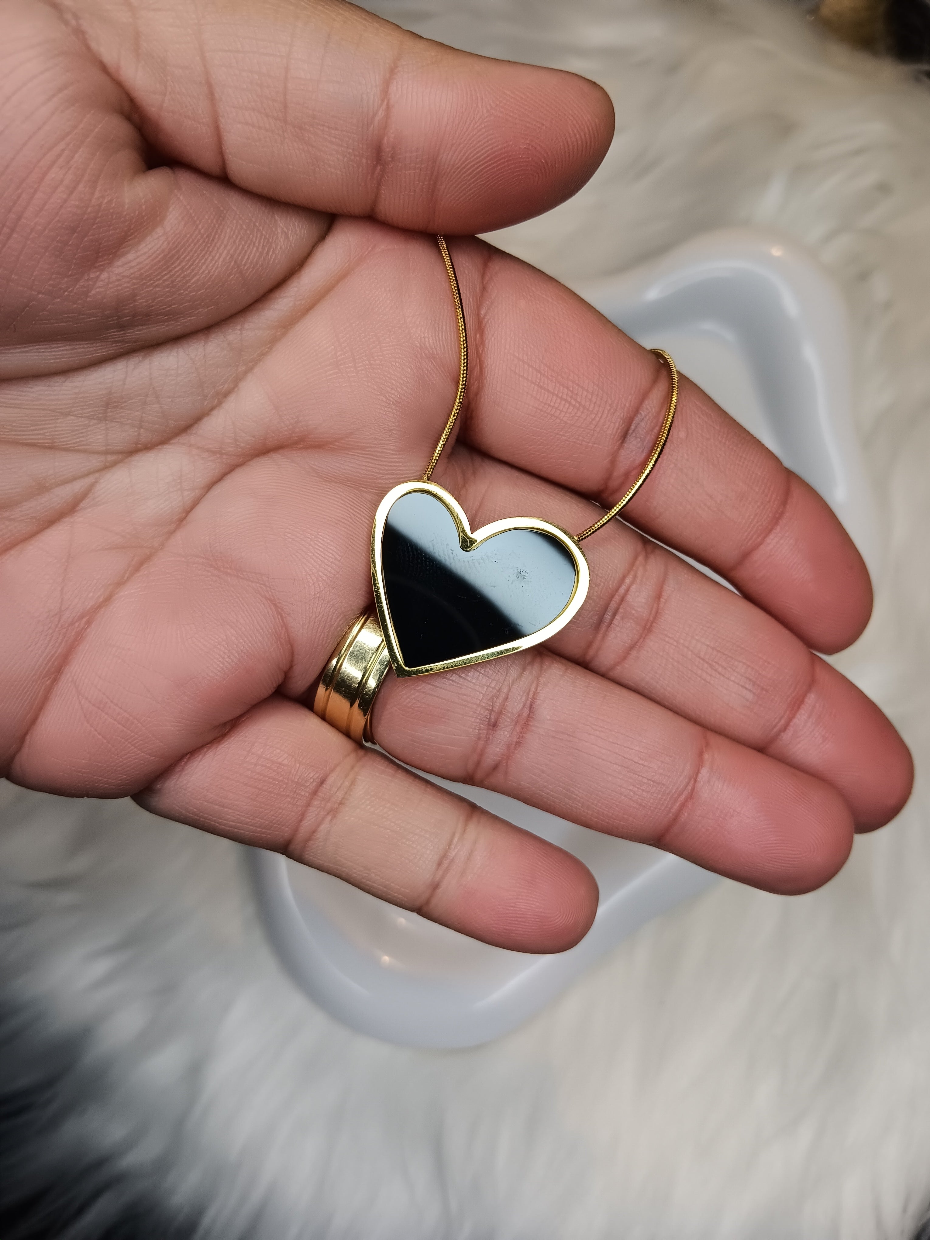 Colar coração preto