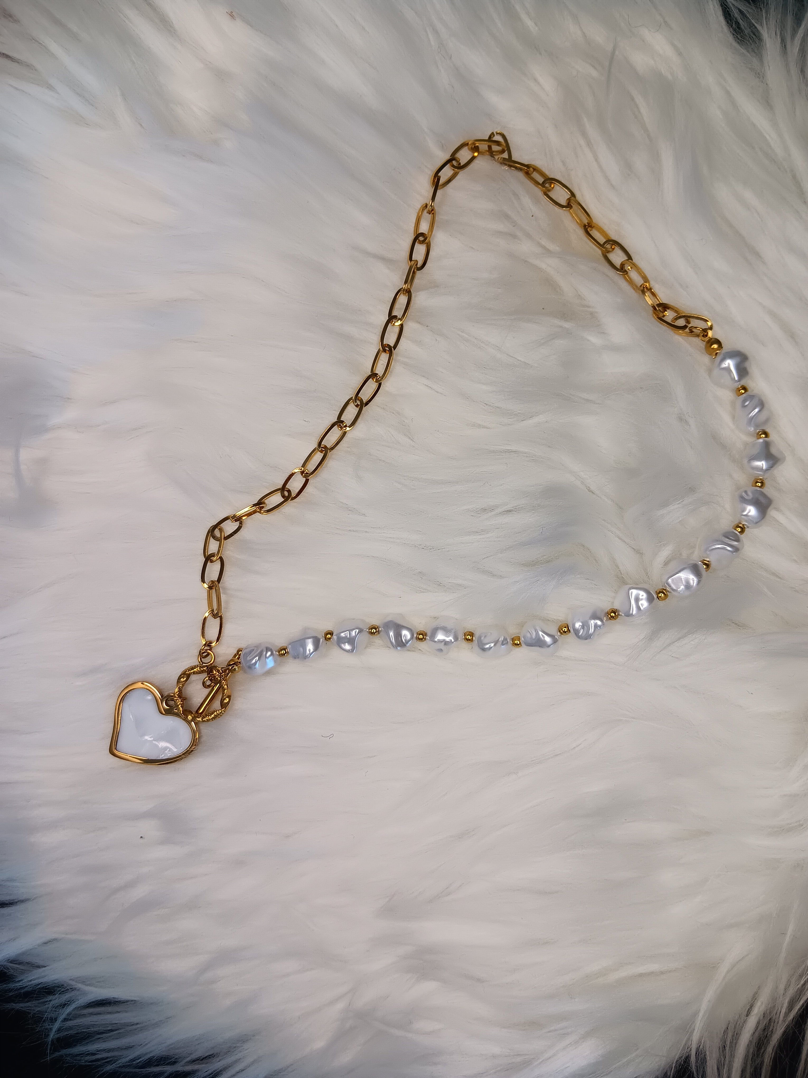 Colar coração branco