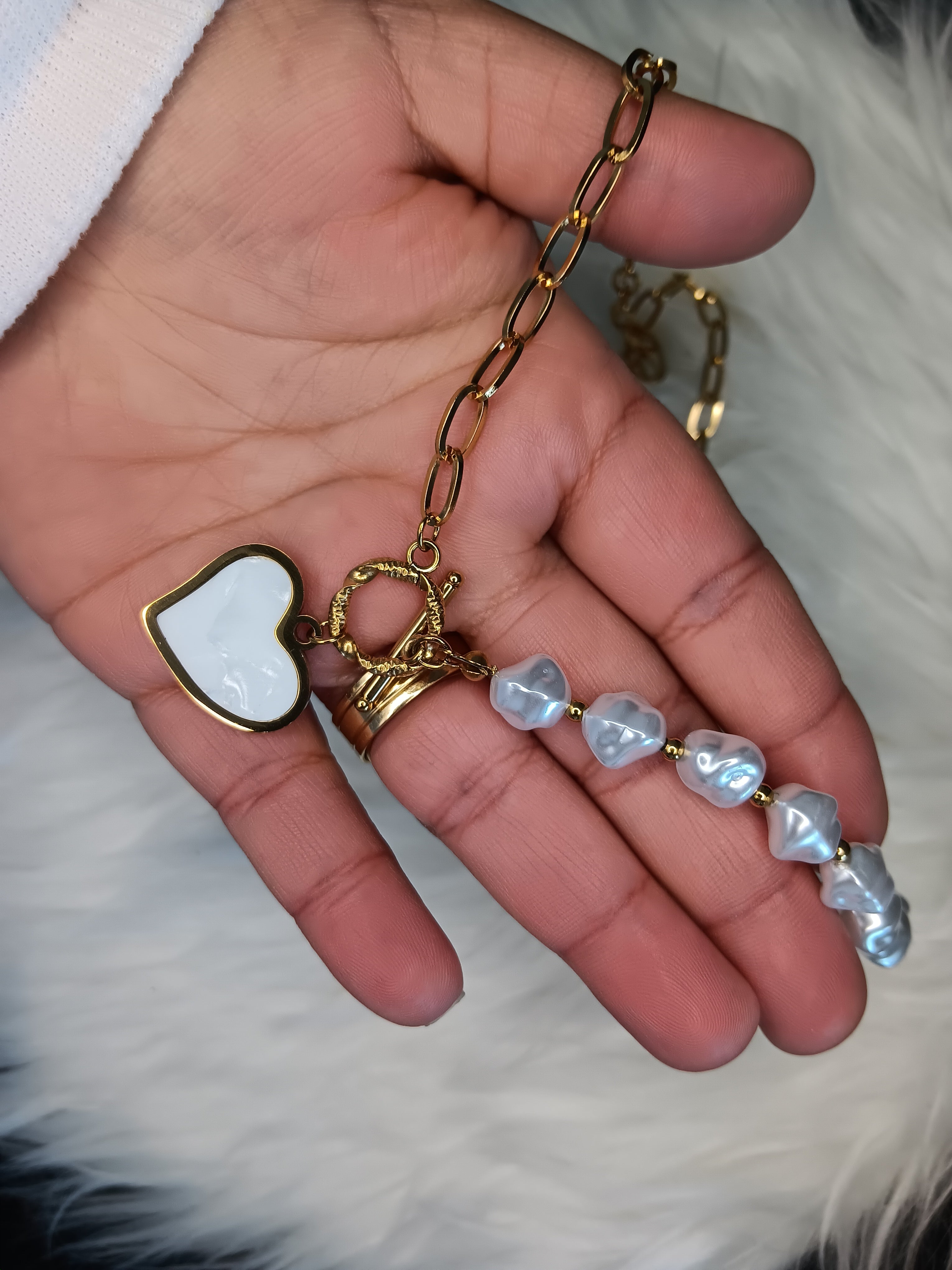 Colar coração branco