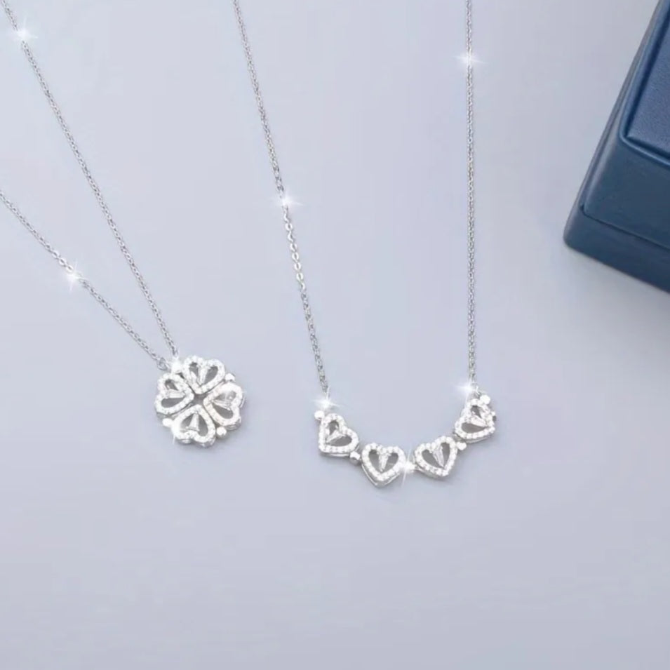 Colar "Flor e corações", Aço banhado a ouro 18K